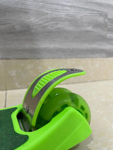 Load image into Gallery viewer, Սամակատ֊սկուտեր, 2699 լույսերով, դիմացը 2 անիվ անհարթ նկարներով