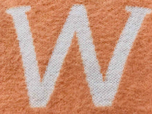 Load image into Gallery viewer, Տաք վերնաշապիկ "W" փափուկ