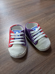 Մանկական կոշիկ՝ կապերով
